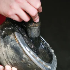 Clearance - Onguent noir pour sabots Black Sabot Onguents Noirs