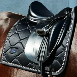 Tapis De Dressage|Tapis De Selle*Equestrian Stockholm - Tapis de dressage Black Edition