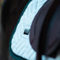 - Tapis de selle Dramatic Monday Modern Tapis Cso/ Mixtes|Tapis De Selle