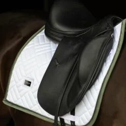 Dressage|Tapis De Selle*Equestrian Stockholm - Tapis de dressage Striking Valley Modern Blanc