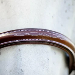 Hot - Bridon Cavesson Hunter Pony avec rênes dark tan Bridons