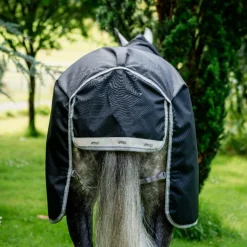 - Couverture d'extérieur Amigo Bravo XL Turnout / titanium grey/ argent 150g Couvertures Et Chemises