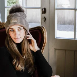 Bonnets/ Bandeaux*Kentucky Horsewear - Bonnet pompom beige