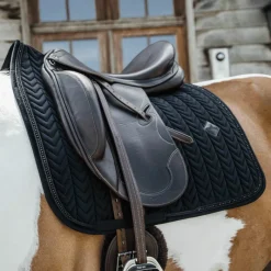 - Tapis de dressage Velvet Pearls Tapis De Dressage|Tapis De Selle