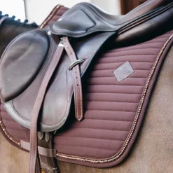 Tapis De Selle|Tapis Cso/ Mixtes*Kentucky Horsewear - Tapis de selle Pearls marron MarronVarianteCheval/ Poney D / Marron - 129,99€