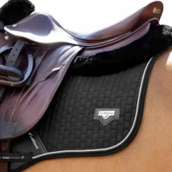 Discount - Tapis de selle Puissance Suede Close Contact Square Tapis De Selle Poneys|Tapis Cso/ Mixtes